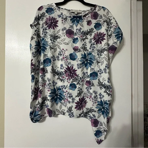 Loft Floral Mixed Media Floral Top with Knot Side Detail Size L - Picture 2 of 5